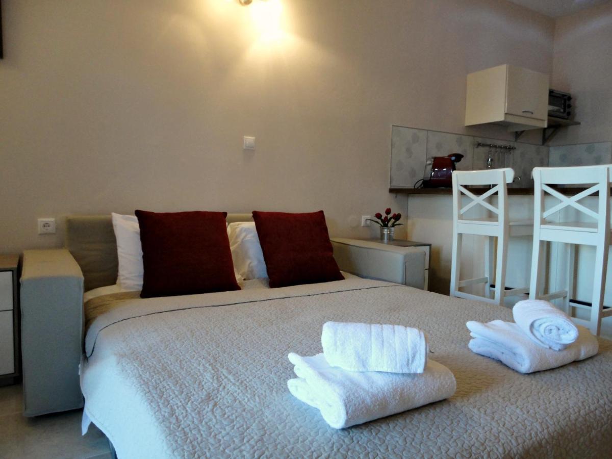 Galini Beach Studios And Penthouse Mesongi Luaran gambar