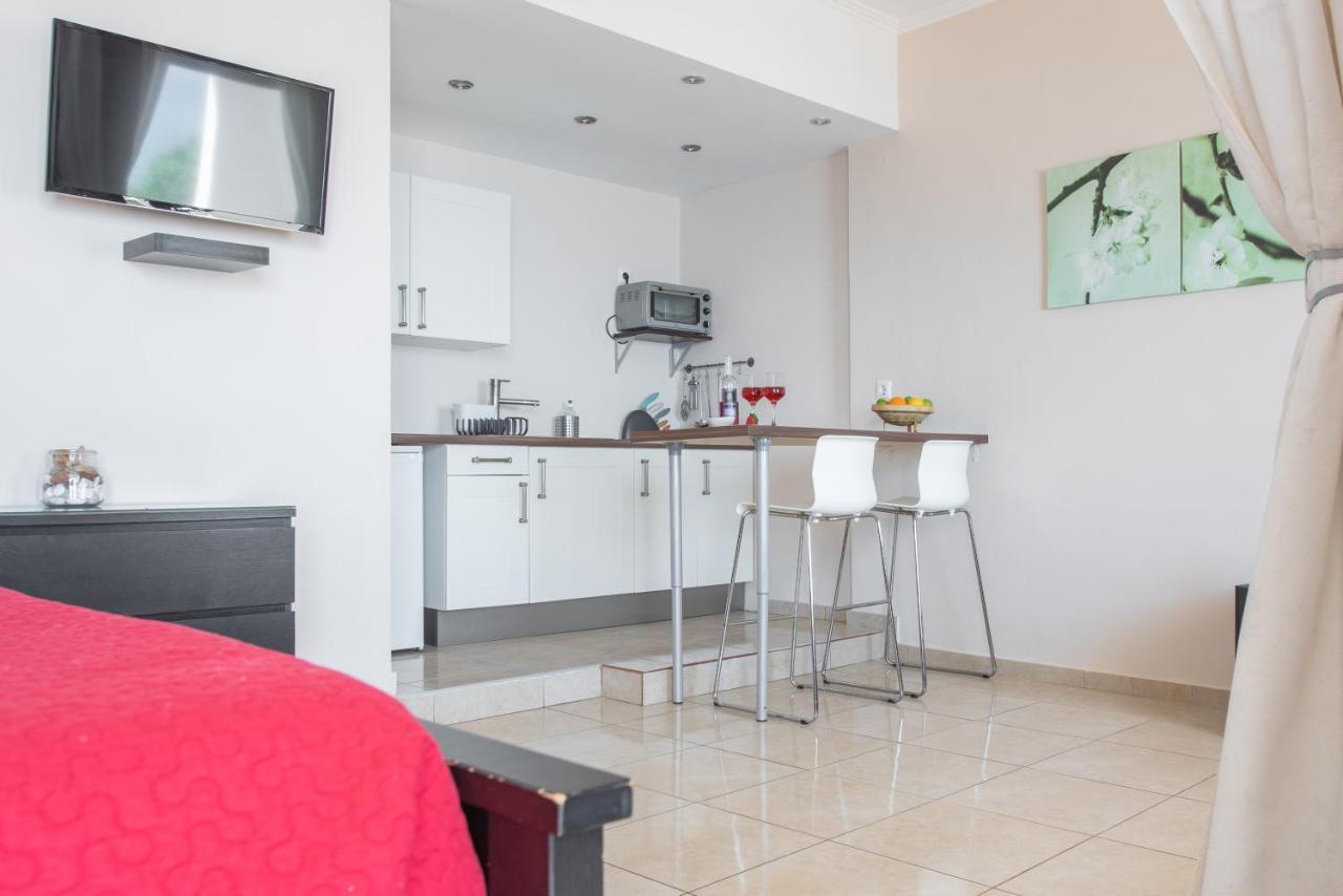 Galini Beach Studios And Penthouse Mesongi Luaran gambar