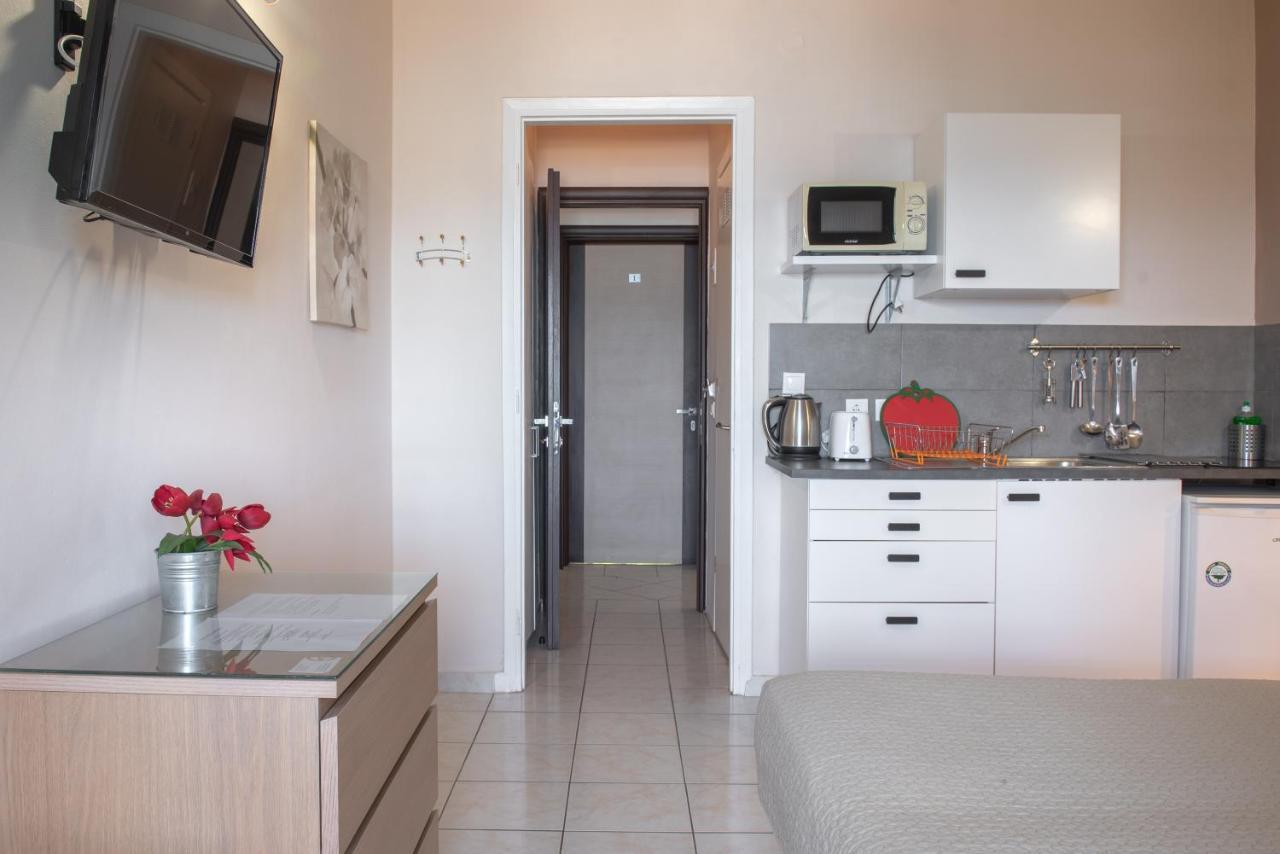Galini Beach Studios And Penthouse Mesongi Luaran gambar